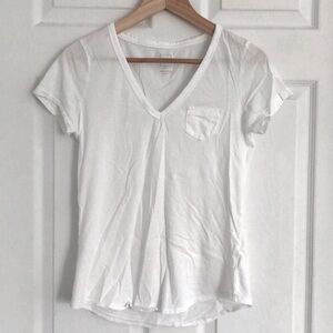 White GAP v neck tee